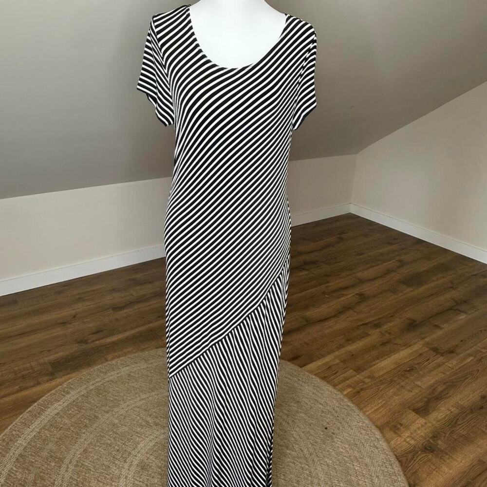 Chicos travelers edition black and White Maxi dress